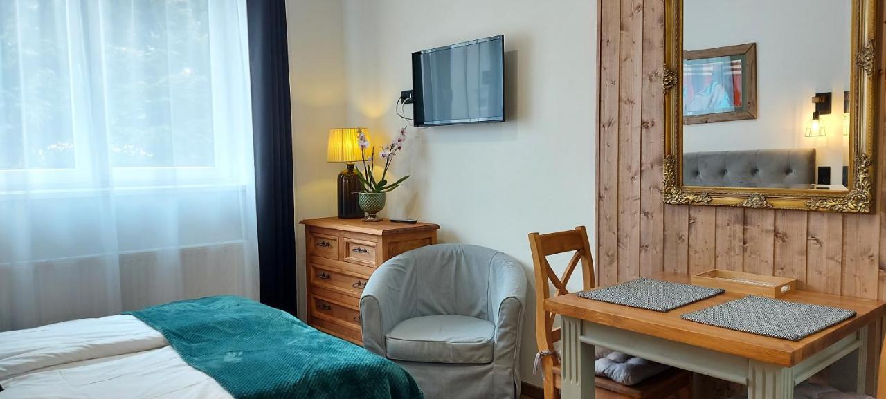 4 Strony Swiata Pokoje I Apartamenty Dzwirzyno Luaran gambar